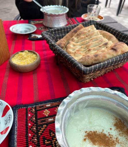 عکس رستوران مزه طور