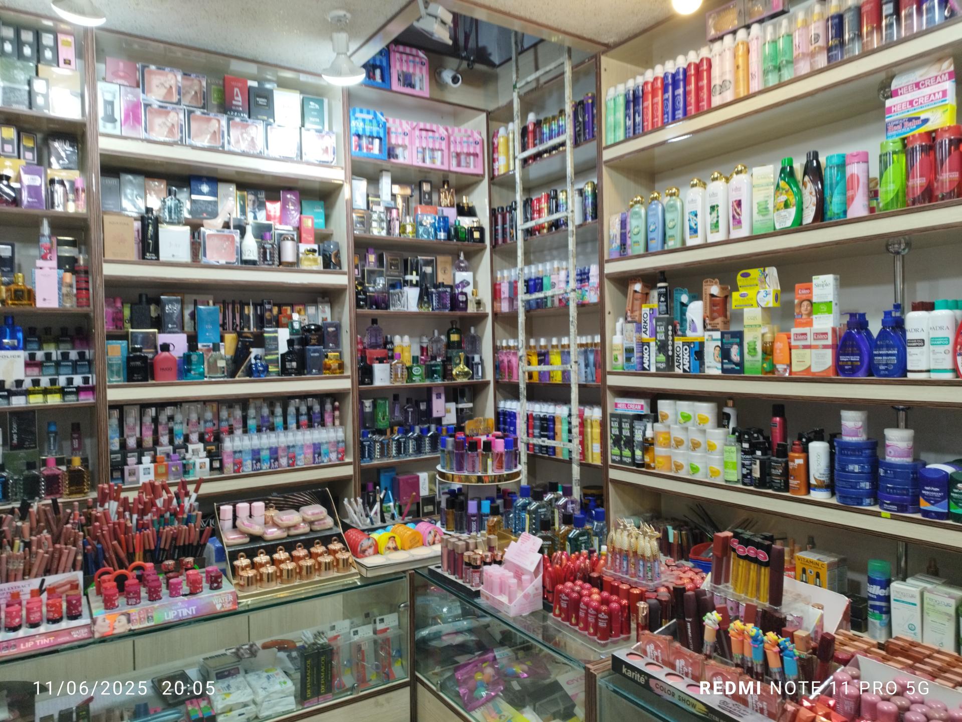 عکس فروشگاه سراندیب