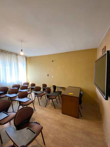 عکس دبیرستان دخترانه رستا