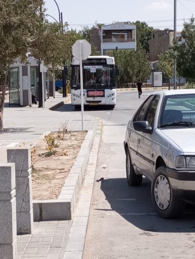 عکس ایستگاه اتوبوس آرامگاه فردوسی