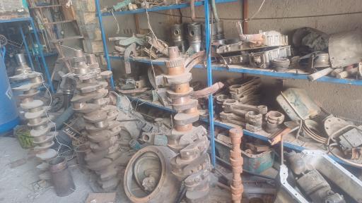 عکس استوک بنز و موتورهای دیزلی حاج محرم 