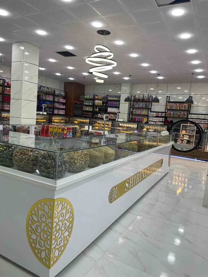 عکس شیرینی سرای لرد