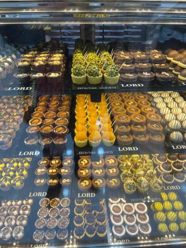 عکس شیرینی سرای لرد