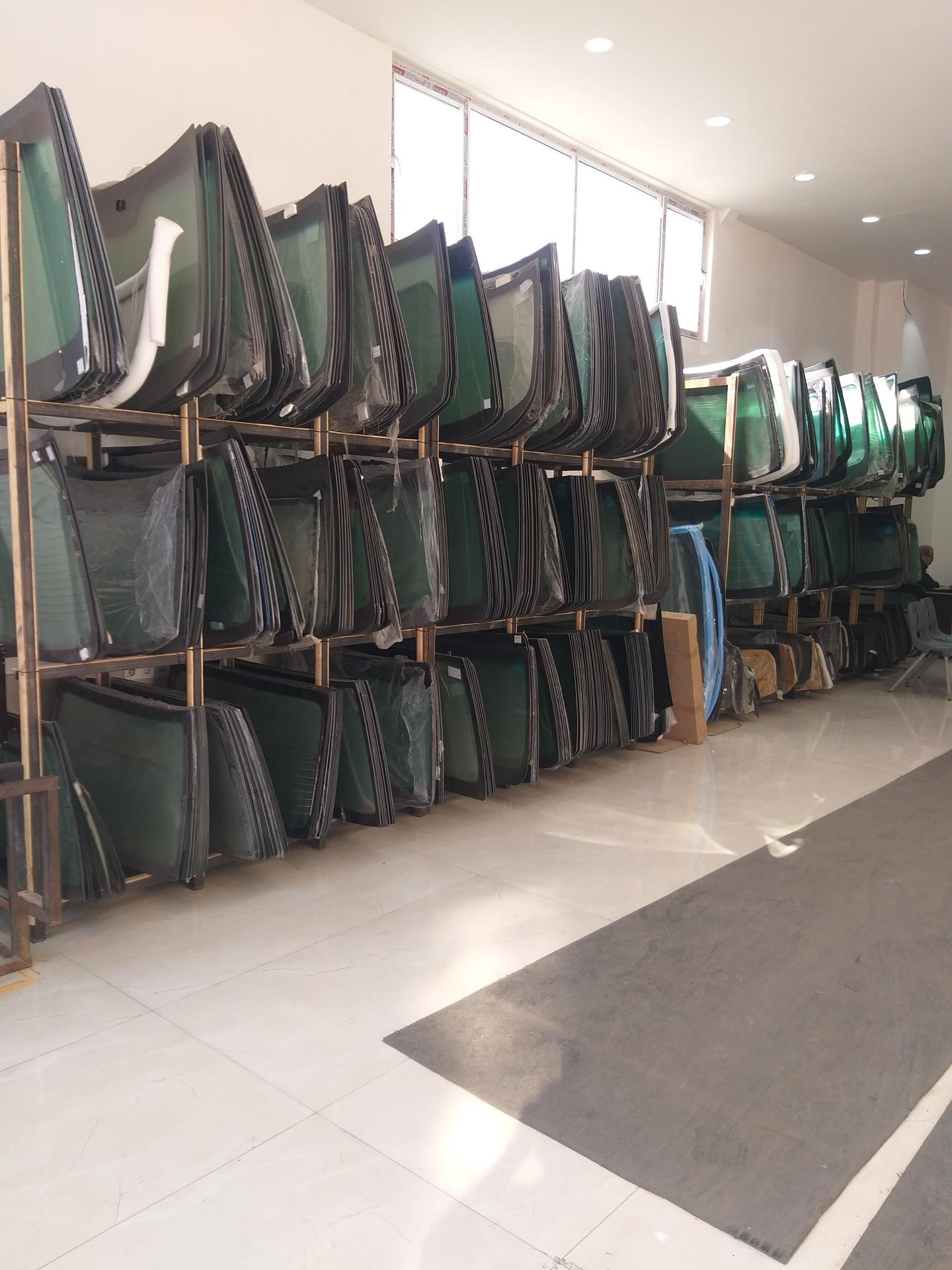 عکس شیشه اتومبیل هروی