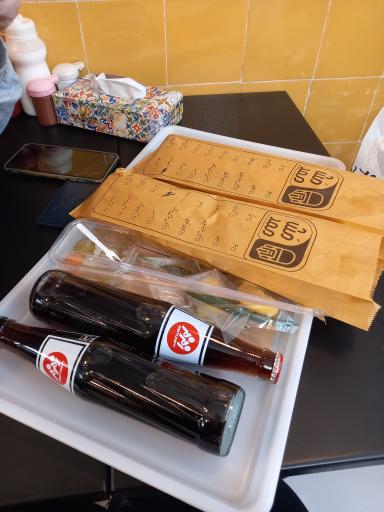 عکس اغذیه فروشی مش ممد