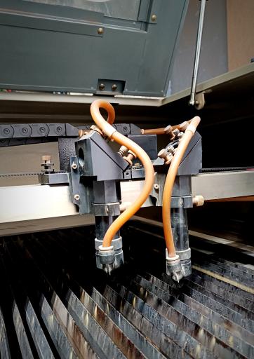 عکس لیزر آبنوس