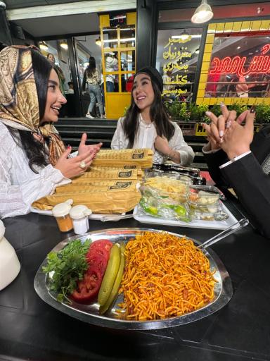 عکس اغذیه فروشی مش ممد