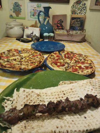 عکس کافه و کباب و پیتزا هیزمی نور فود