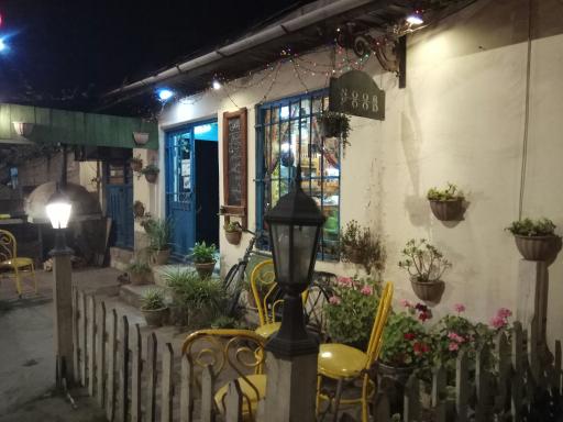 عکس کافه و کباب و پیتزا هیزمی نور فود