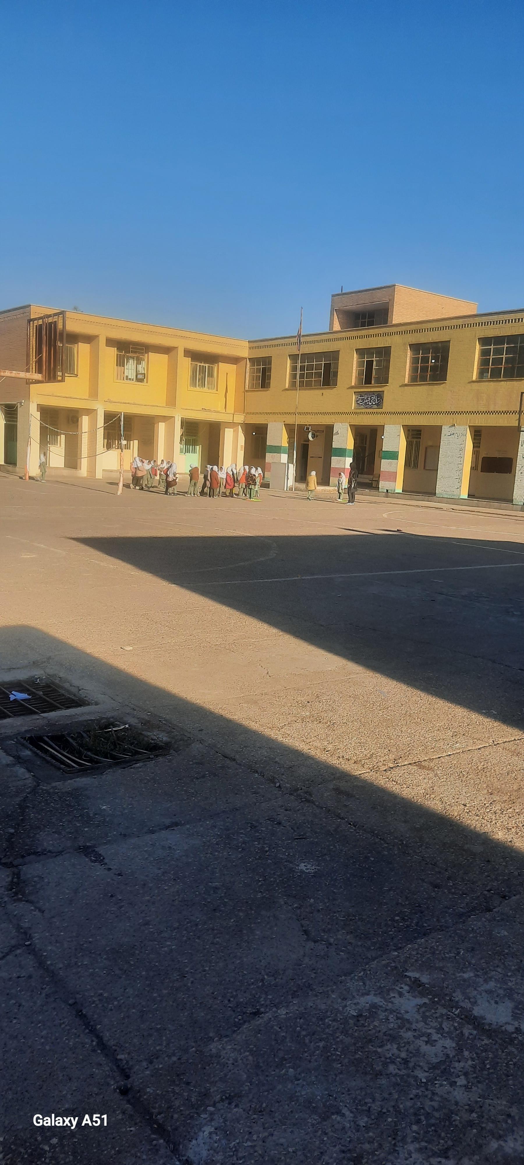 عکس دبستان دخترانه شهید مدنی