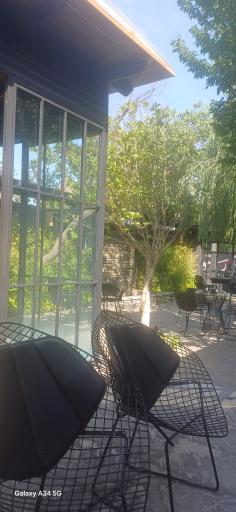 عکس باغ رستوران فرهاد