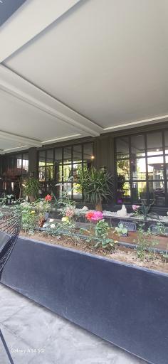 عکس باغ رستوران فرهاد