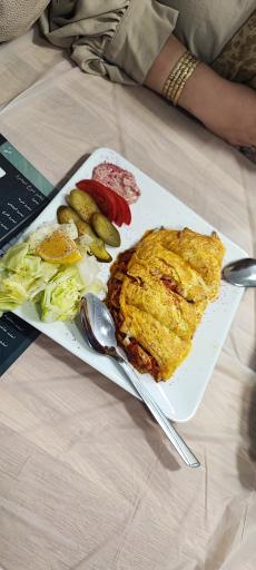 صبحانه سرا و قهوه سناتور