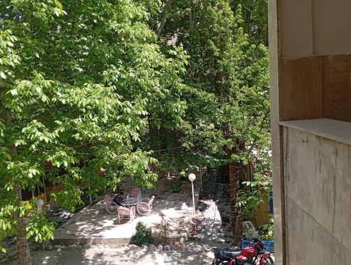 عکس باغ رستوران ایرونی