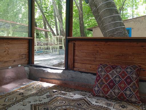عکس باغ رستوران ایرونی