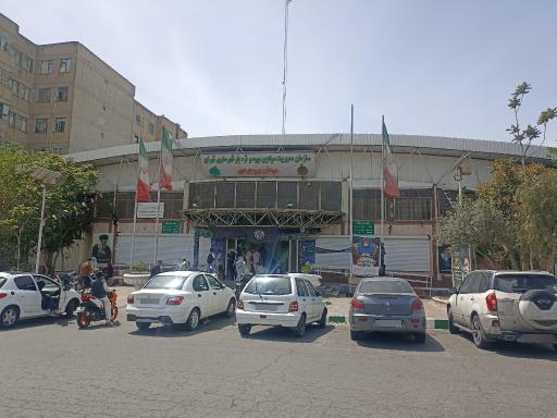 عکس میدان میوه و تره‌بار بروجردی