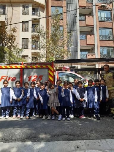 عکس پیش دبستان و دبستان دخترانه باغ مهر