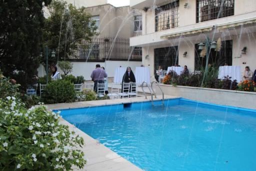 عکس پیش دبستان و دبستان دخترانه باغ مهر