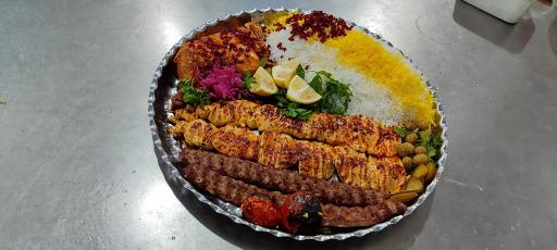 عکس رستوران تالار لوکس طلایی