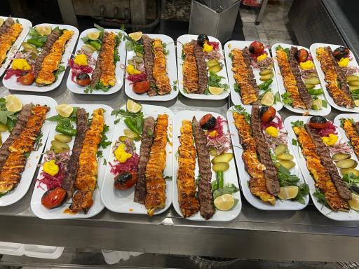 عکس رستوران تالار لوکس طلایی