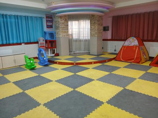 دبیرستان پسرانه دوره اول صبح فردا