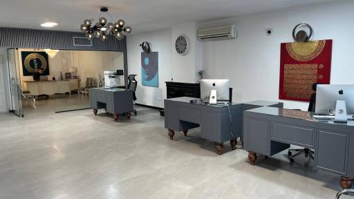 عکس دفتر اسناد رسمی شماره 374 مشهد سردفتر دکتر محمدرضا نواب 