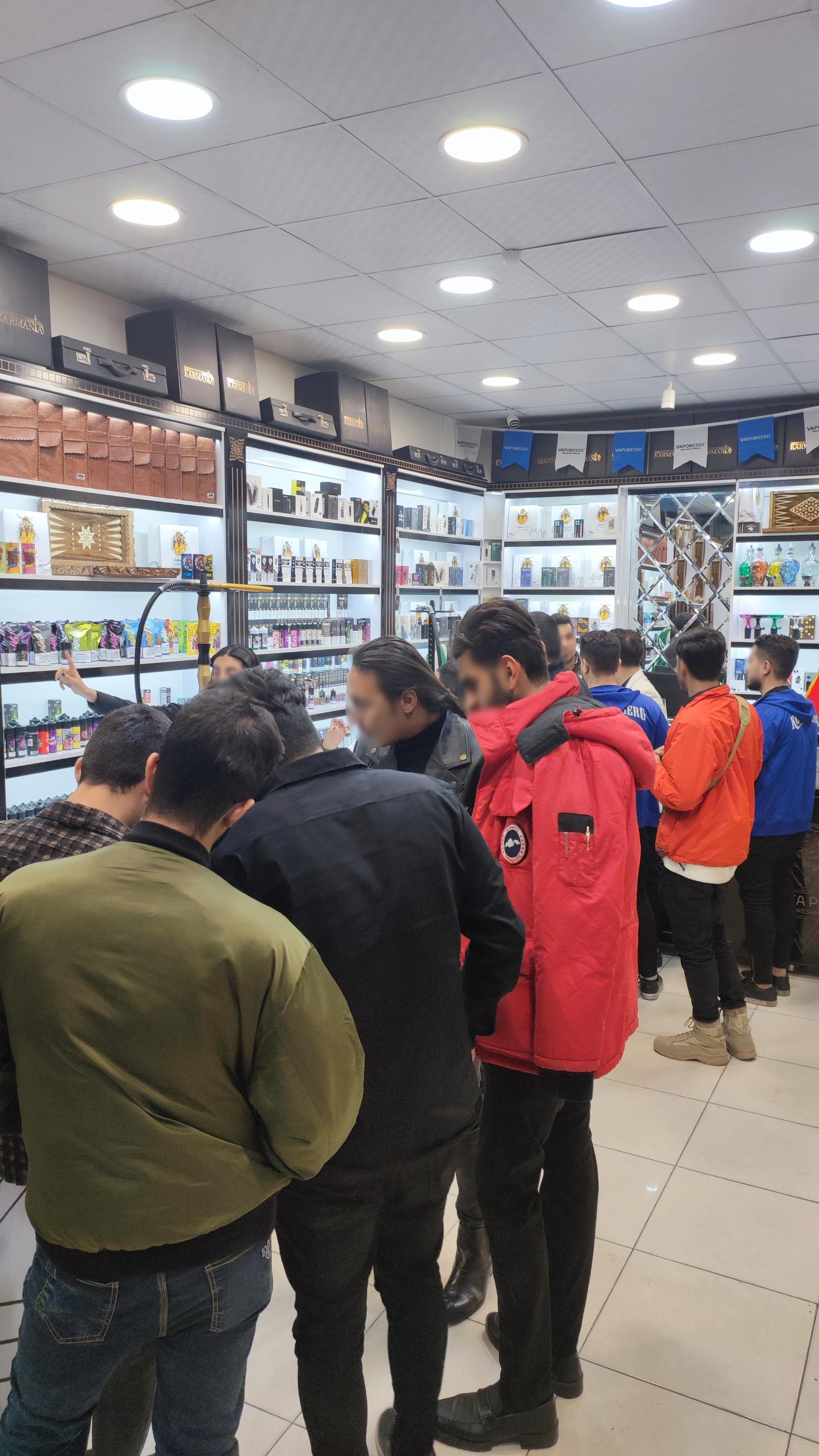 عکس ویپ شاپ آریا پلاس