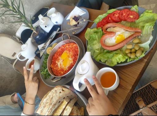 عکس تالار و هتل رامیلا
