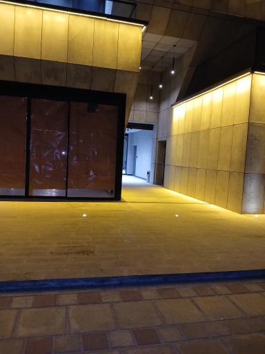 عکس تماشاخانه لبخند