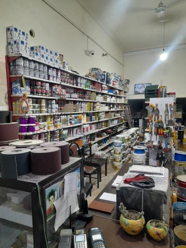 عکس فروشگاه رنگ و چسب وهاب