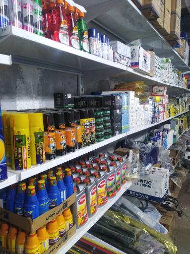 عکس تعمیرگاه  و فروشگاه لوازم یدکی اتومبیل مدرن