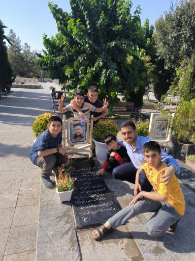 عکس مزار شهید مدافع حرم حمیدرضا باب الخانی