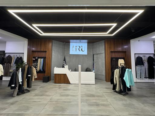 عکس فروشگاه پوشاک لیرو