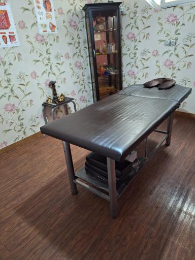 عکس آموزشگاه فنی و حرفه ای آزاد ماساژ تسکین