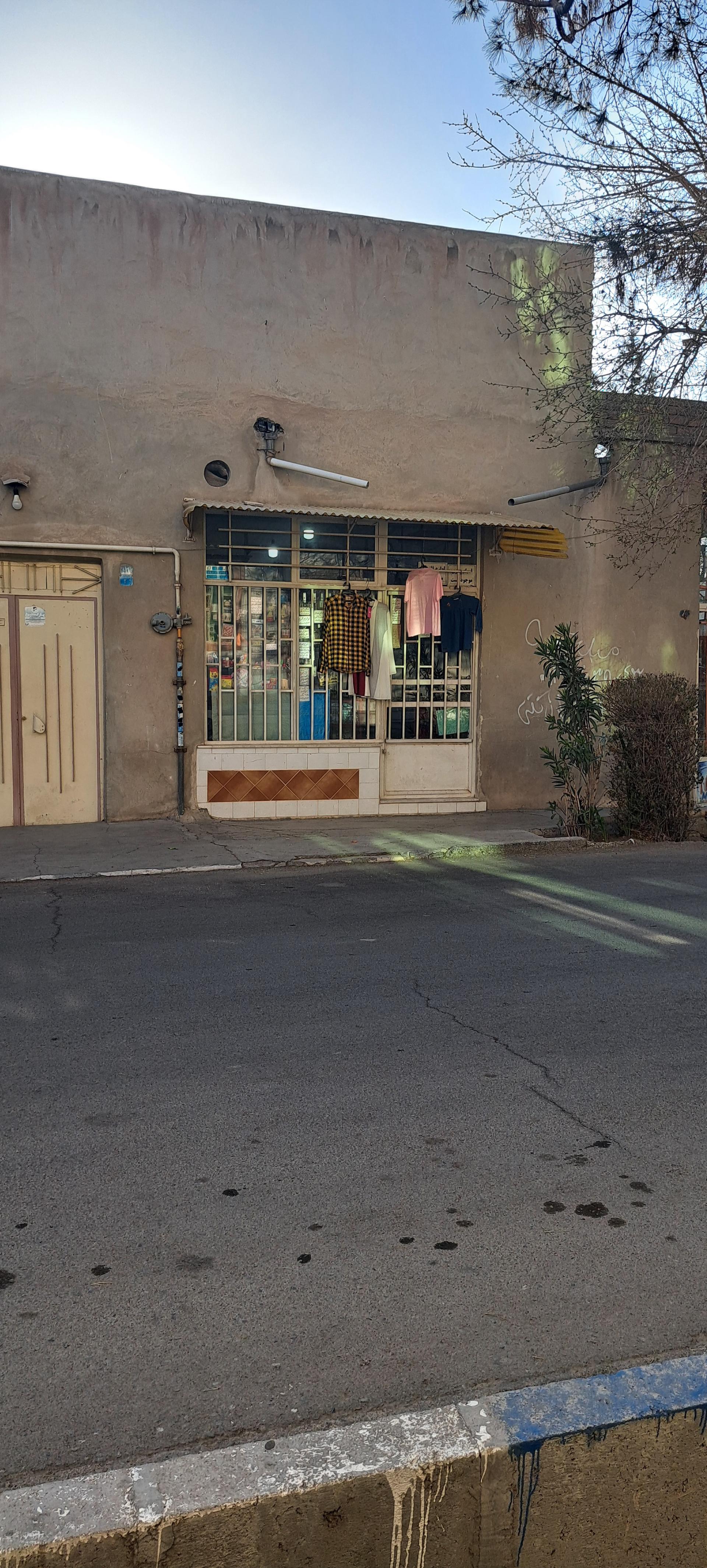 عکس فروشگاه‌ لباس زنانه‌‌