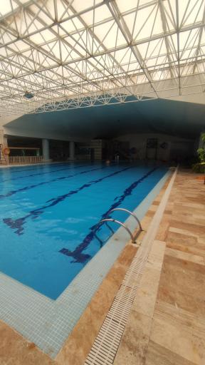 عکس مجموعه آبی و استخر باران