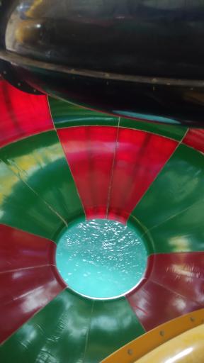 عکس مجموعه آبی و استخر باران