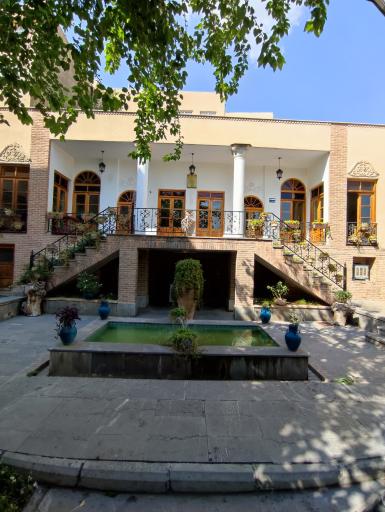 خانه فراغت (عمارت دبیرالملک)