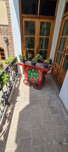 عکس خانه فراغت (عمارت دبیرالملک)