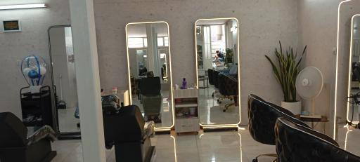 عکس سالن آرایش و زیبایی پروانه