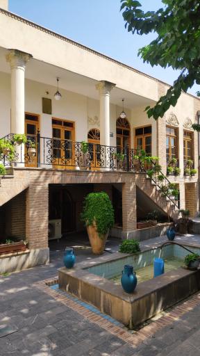 عکس خانه فراغت (عمارت دبیرالملک)