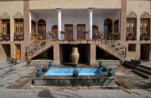 عکس خانه فراغت (عمارت دبیرالملک)