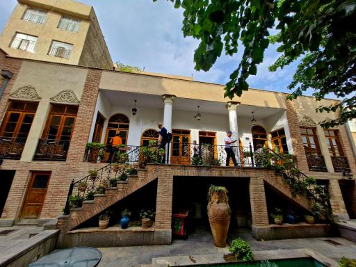 عکس عمارت دبیرالملک