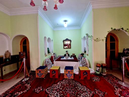 عکس عمارت دبیرالملک