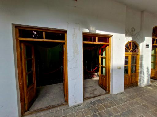 عکس عمارت دبیرالملک