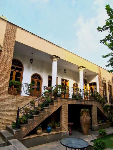 عکس عمارت دبیرالملک