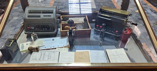 عکس بانک ملی ایران شعبه مرکزی