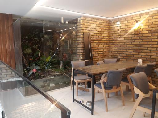 عکس رستوران هشت بهشت