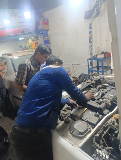 عکس خدمات خودرویی اطمینان
