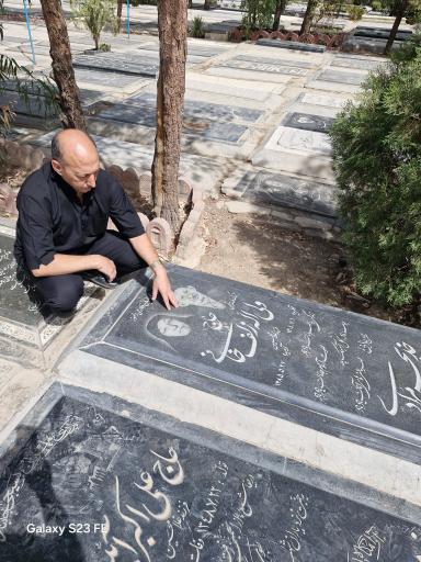 عکس آرامگاه ولی الله زلفخانی